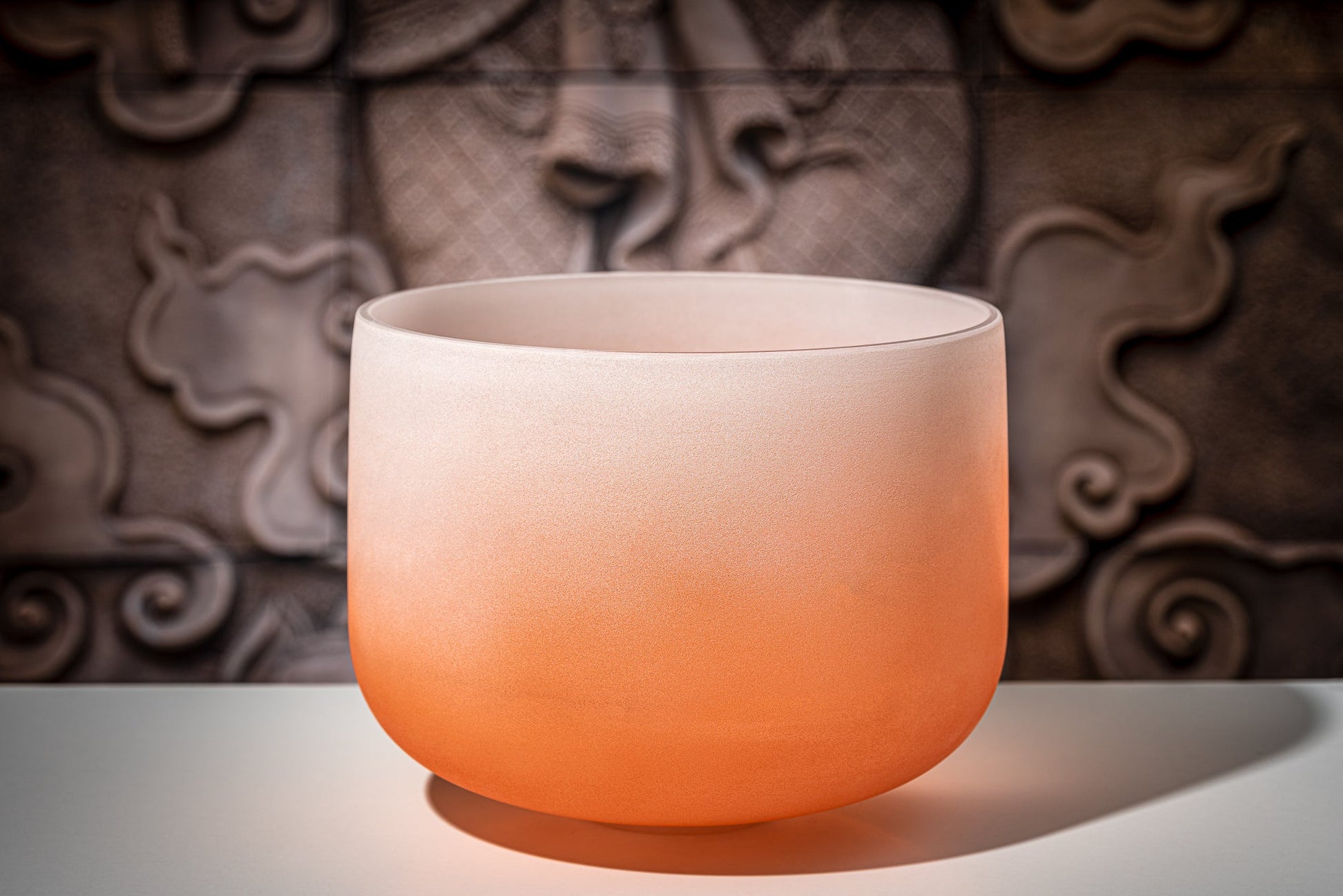 chakra-color-crystal-singing-bowl-sacral-chakra-orange-gradient-frosted-quartz-close-up-supplier
